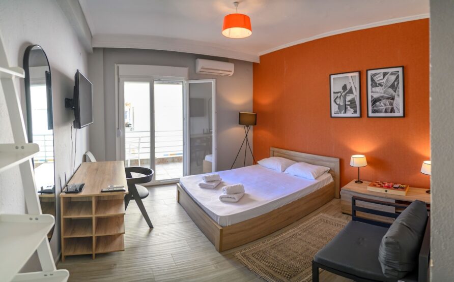 “Sun”. A cute 1 bedroom escape by the beachfront.